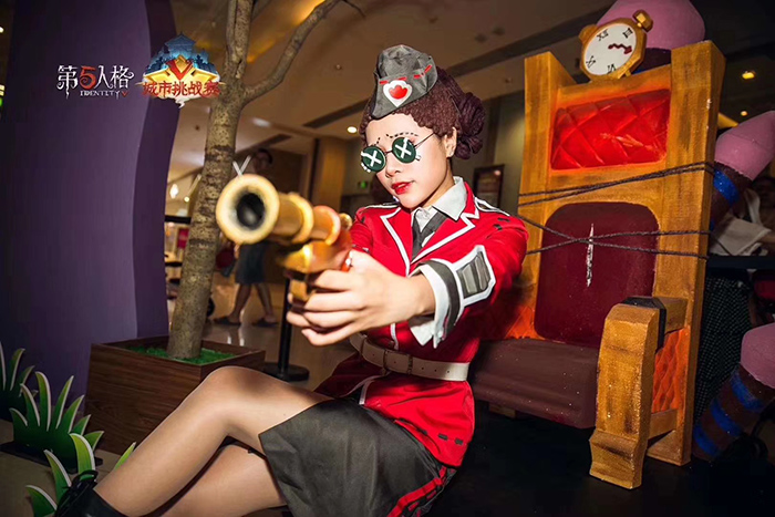 第五人格商場造景泡沫雕塑廣告